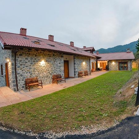 Apartamentos Los Picos De Europa Colio Exterior foto
